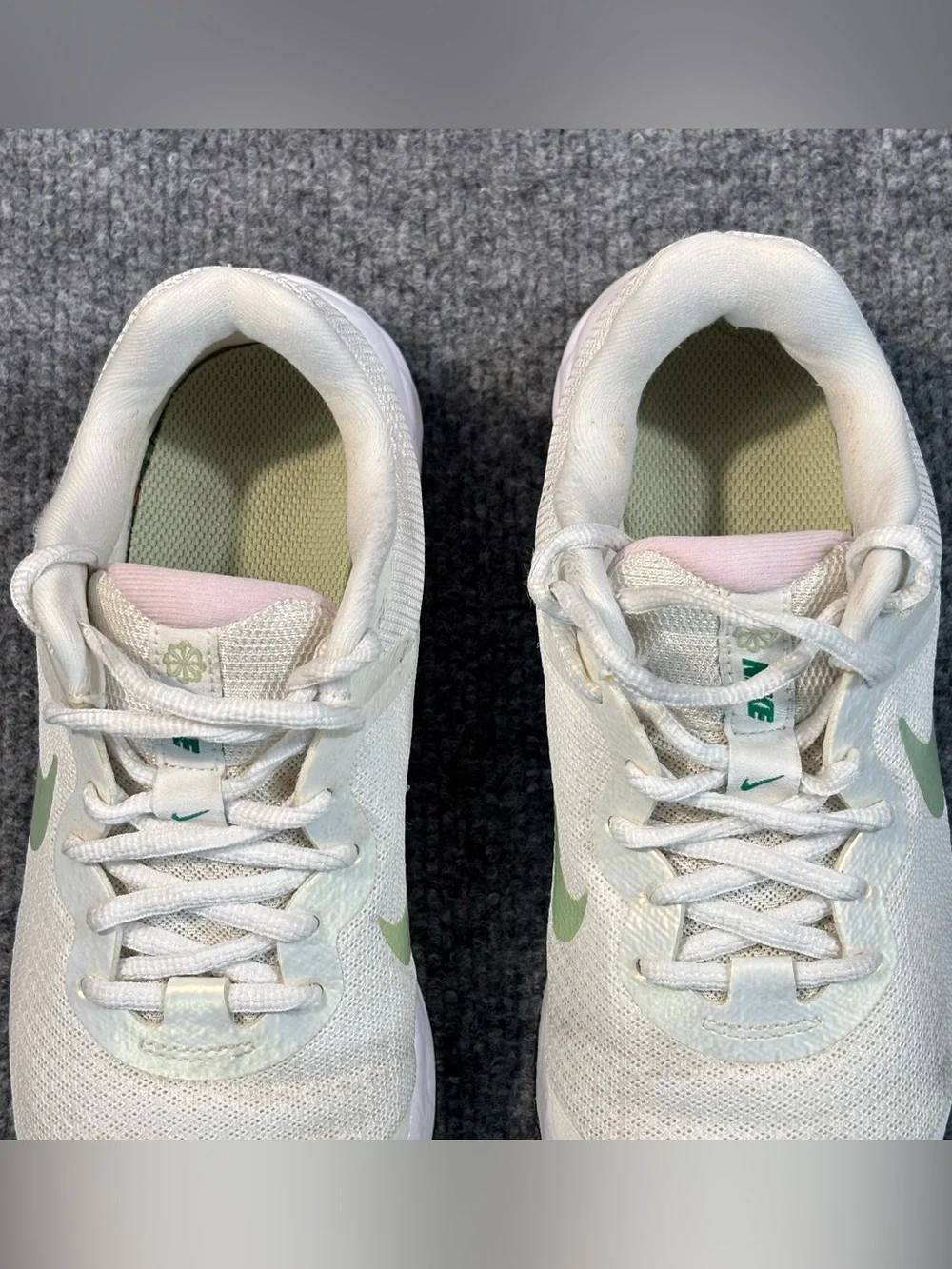 Nike revolution nn